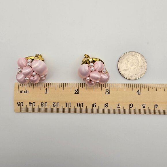VTG Earrings Pastel Bubblegum Pink Cluster Beaded Clipon Fashion Jewelry Preppy - Picture 6 of 7